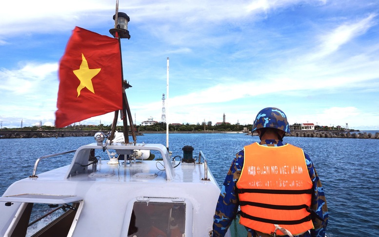 Trường Sa - Điểm tựa vững chắc, tiếp sức cho ngư dân giữa trùng khơi