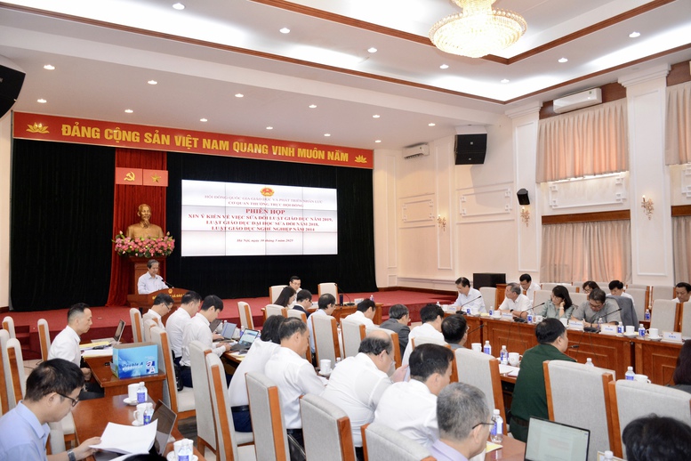 Bộ trưởng Nguyễn Kim Sơn: Sửa luật giáo dục để tạo đột phá về đầu tư và chất lượng- Ảnh 1.