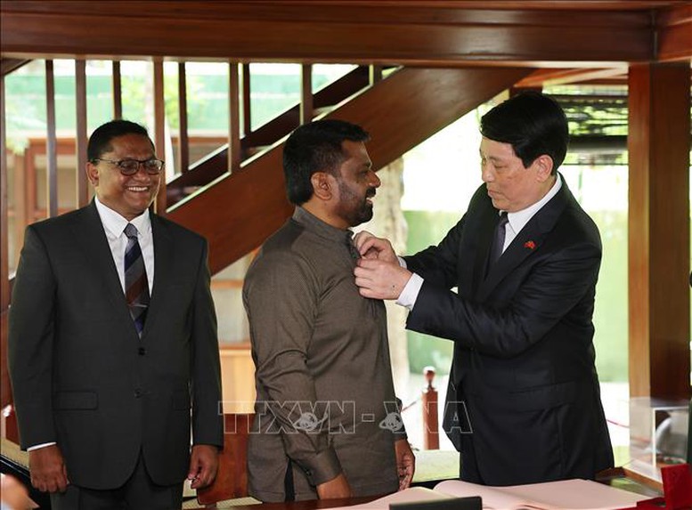 Chủ tịch nước Lương Cường và Tổng thống Sri Lanka thăm Khu di tích Chủ tịch Hồ Chí Minh- Ảnh 4.