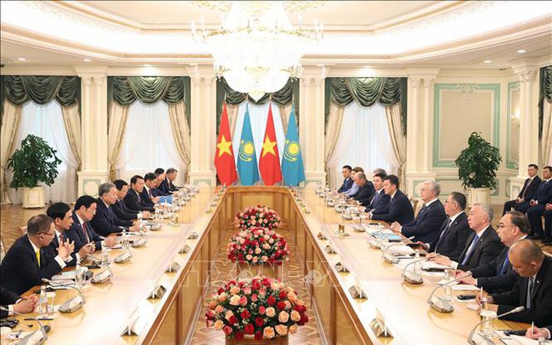 Tuyên bố chung về việc thiết lập quan hệ Đối tác Chiến lược Việt Nam - Kazakhstan
