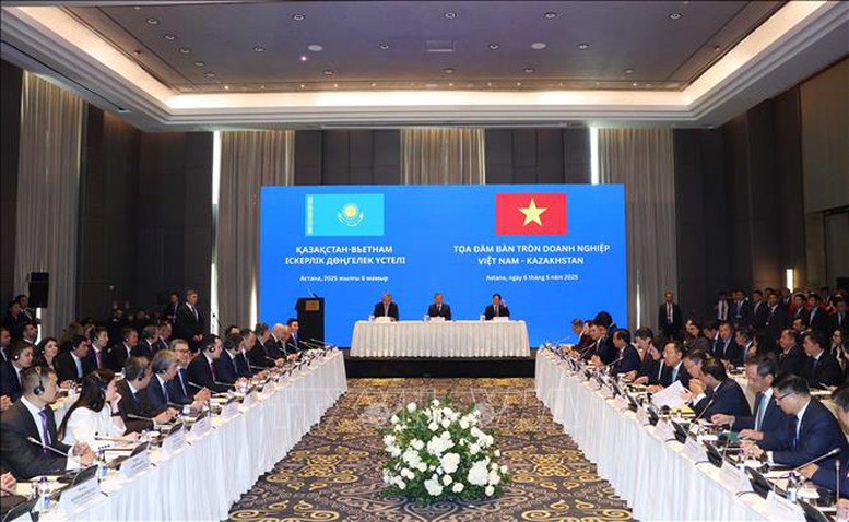 Tổng Bí thư Tô Lâm dự Tọa đàm bàn tròn doanh nghiệp Việt Nam - Kazakhstan- Ảnh 3. Tọa đàm bàn tròn doanh nghiệp Việt Nam - Kazakhstan