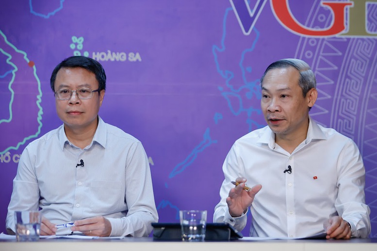 TỔNG THUẬT Tọa đàm "Bảo đảm điện cho tăng trưởng – Yêu cầu và giải pháp"- Ảnh 7. Ông Phan Đức Hiếu chia sẻ thông tin về Luật Điện lực mới tại Tọa đàm - Ảnh: VGP/Nhật Bắc
