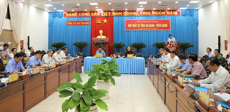 Ban Thường vụ Tỉnh ủy An Giang và Kiên Giang họp về hợp nhất đơn vị hành chính- Ảnh 1.