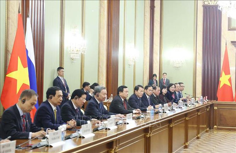 Tổng Bí thư Tô Lâm hội kiến với Thủ tướng Liên bang Nga Mikhail Mishustin- Ảnh 3. Tổng Bí thư Tô Lâm khẳng định chuyến thăm lần này của Đoàn đại biểu cấp cao Việt Nam thể hiện sự coi trọng của Đảng, Nhà nước Việt Nam đối với quan hệ hữu nghị truyền thống và Đối tác Chiến lược toàn diện Việt Nam-Liên bang Nga, cũng như quyết tâm chính trị cao của cả hai bên trong việc làm sâu sắc hơn nữa quan hệ song phương - Ảnh: TTXVN