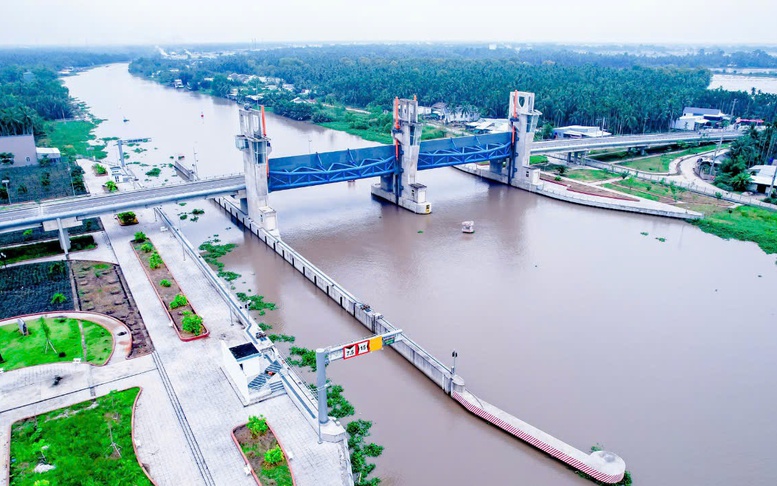 ĐBSCL tranh thủ lấy nước phục vụ sản xuất và kiểm soát hạn mặn