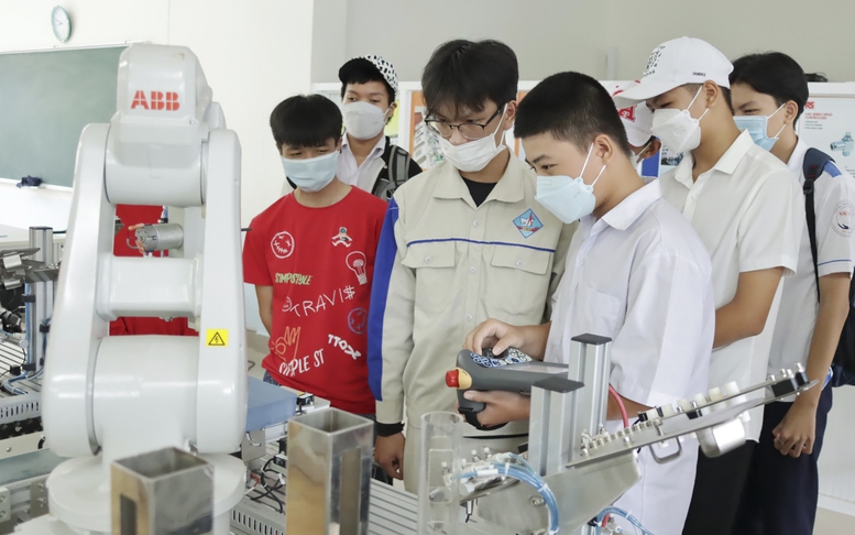 Bài 1: Từ phân luồng đến hướng nghiệp: Cần một hành trình liền mạch cho người học