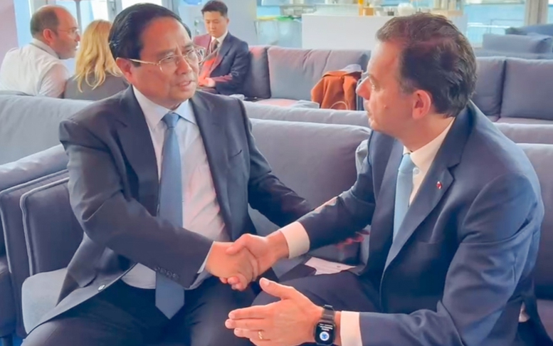 Thủ tướng Phạm Minh Chính gặp Thủ tướng Bồ Đào Nha
