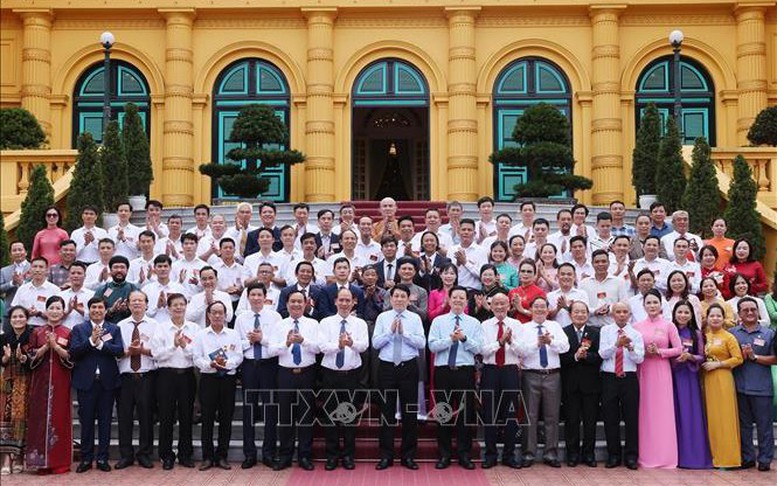 Chủ tịch nước Lương Cường: Sự sáng tạo và tài hoa là yếu tố quan trọng nhất tạo nên giá trị bền vững cho sản phẩm truyền thống