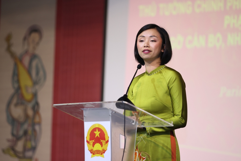 Thủ tướng: Cộng đồng người Việt Nam tại Pháp có truyền thống vô cùng đáng tự hào- Ảnh 6. Chị Hoàng Cẩm Linh, đại diện Hội Cánh diều cho biết Hội đánh giá cao những sáng kiến, chương trình dành cho kiều bào do Uỷ ban Nhà nước về Người Việt Nam ở nước ngoài tổ chức - Ảnh: VGP/Nhật Bắc
