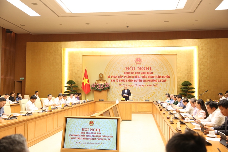 TỔNG THUẬT: Hội nghị công bố các nghị định về phân cấp, phân quyền, phân định thẩm quyền khi tổ chức chính quyền địa phương 2 cấp- Ảnh 1.