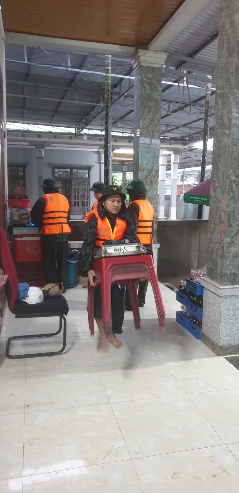 Quảng Trị khẩn trương khắc phục sạt lở tại miền núi do mưa lớn- Ảnh 4.