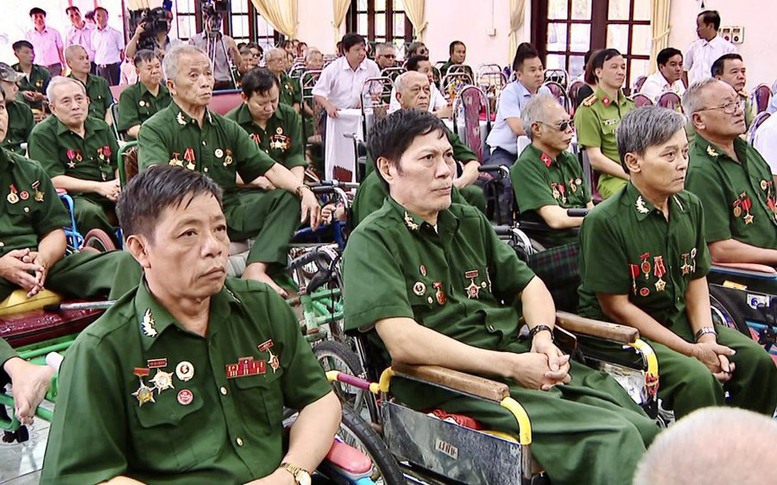 Chủ tịch nước tặng quà gần 1,6 triệu người có công nhân dịp 27/7- Ảnh 1.