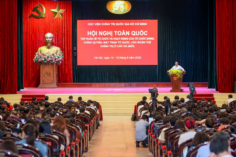 Thủ tướng: 63 tỉnh thành hay 34 tỉnh thành cũng là đất nước, là quê hương- Ảnh 2. Thủ tướng: 63 tỉnh thành hay 34 tỉnh thành cũng là đất nước, là quê hương- Ảnh 2.