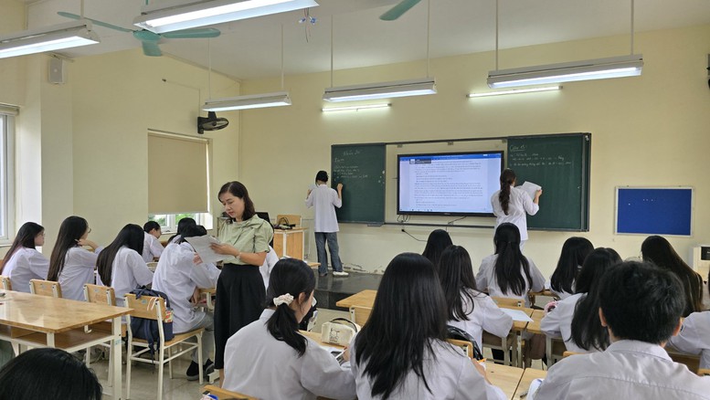 Chính thức thông qua Luật Nhà giáo: Xác lập vị thế, nâng tầm chính sách cho đội ngũ thầy cô giáo- Ảnh 1.