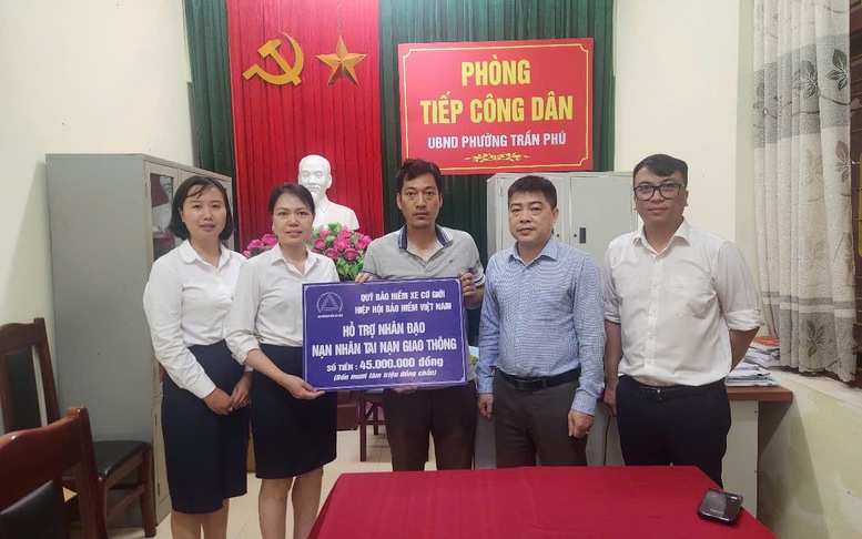 Quỹ Bảo hiểm xe cơ giới trao hỗ trợ nhân đạo cho gia đình nạn nhân tử vong do TNGT