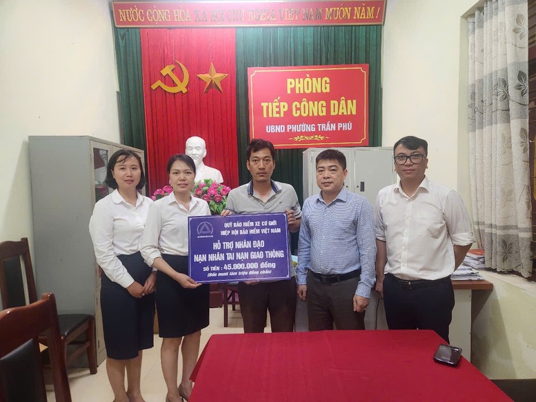 Quỹ Bảo hiểm xe cơ giới trao hỗ trợ nhân đạo cho gia đình nạn nhân tử vong do TNGT- Ảnh 1.