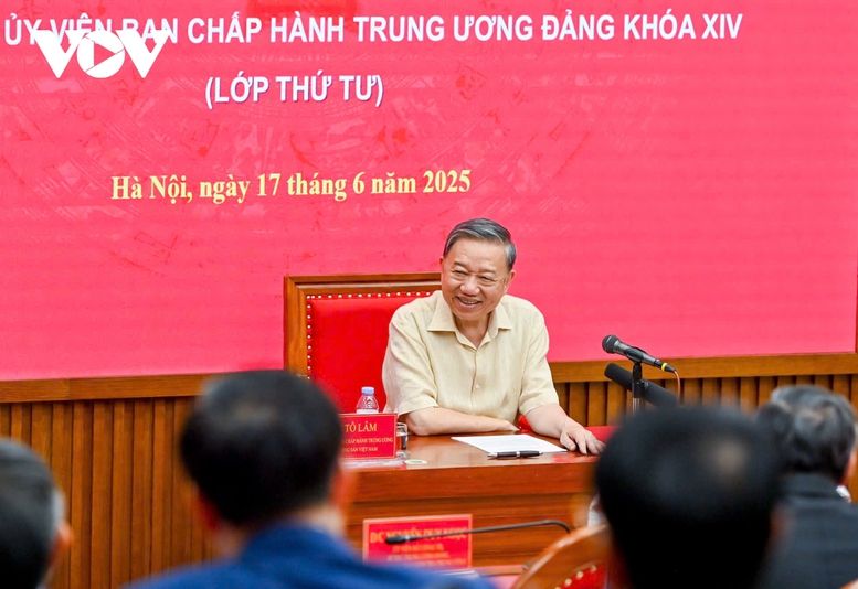 Bế giảng Lớp bồi dưỡng cán bộ quy hoạch Ủy viên Trung ương khóa XIV- Ảnh 1.