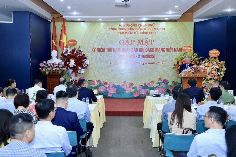 Phó Thủ tướng Thường trực Chính phủ thăm, chúc mừng Cổng TTĐT Chính phủ nhân ngày báo chí cách mạng Việt Nam- Ảnh 3.