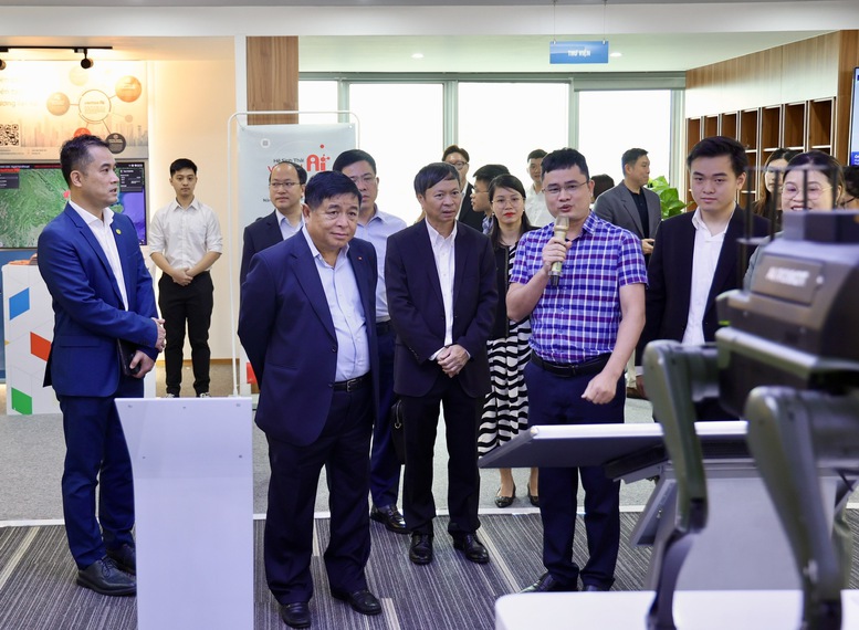 Phó Thủ tướng Nguyễn Chí Dũng: Mạnh mẽ tiến về phía trước để Việt Nam trở thành cường quốc về AI- Ảnh 4.