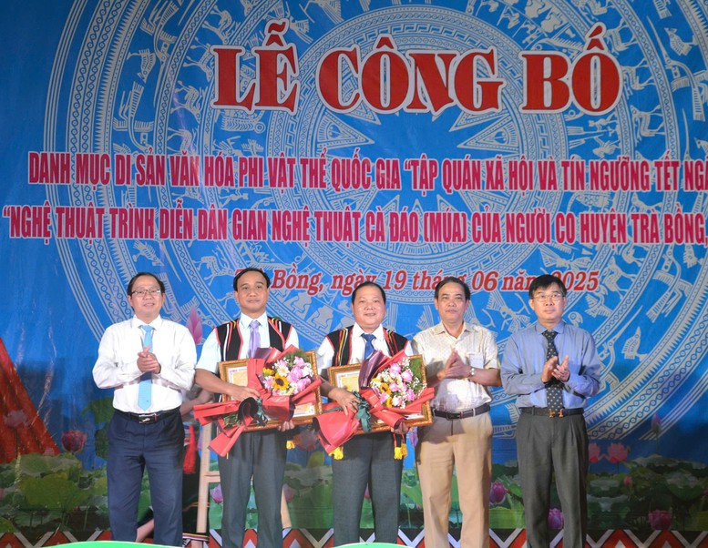Hai loại hình văn hóa của người Cor được đưa vào danh mục Di sản Văn hóa phi vật thể quốc gia - Ảnh: VGP/Lưu Hương