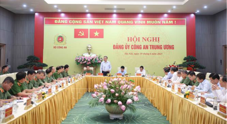 Tổng Bí thư Tô Lâm dự Hội nghị Đảng ủy Công an Trung ương 6 tháng đầu năm 2025- Ảnh 2.