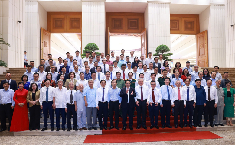 Thủ tướng: Báo chí cách mạng tiếp tục phát huy truyền thống trăm năm với 'tâm sáng - lòng trong - bút sắc'- Ảnh 8.