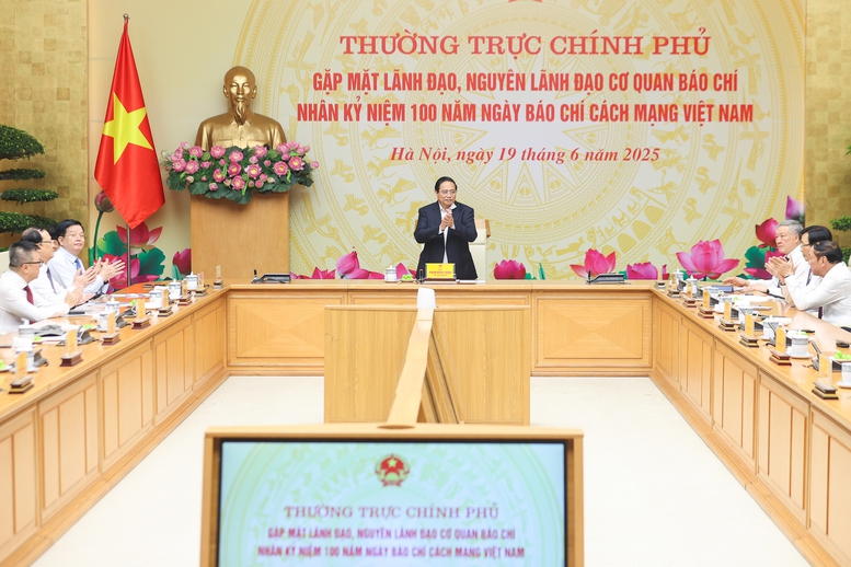 Thủ tướng: Báo chí cách mạng tiếp tục phát huy truyền thống trăm năm với 'tâm sáng - lòng trong - bút sắc'- Ảnh 1.
