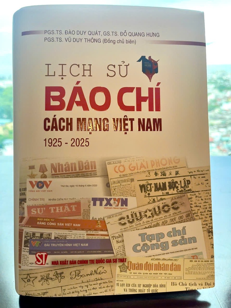 ‘Lịch sử Báo chí cách mạng Việt Nam 1925-2025’: Luôn giữ vững vai trò tiên phong, là vũ khí sắc bén trên mặt trận tư tưởng-văn hóa- Ảnh 8.