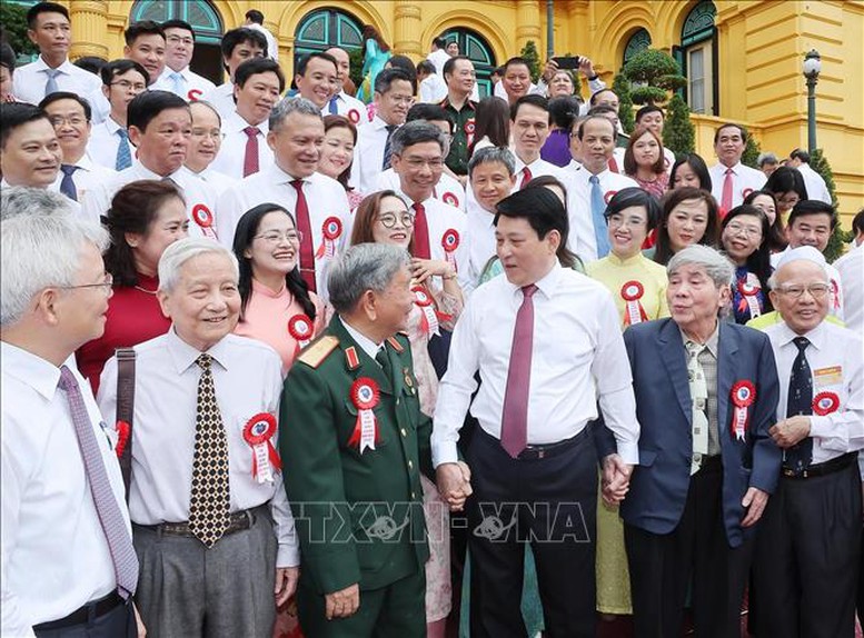 Chủ tịch nước: Báo chí phải luôn là người đồng hành tỉnh táo và tin cậy cùng đất nước bước vào kỷ nguyên mới- Ảnh 2.