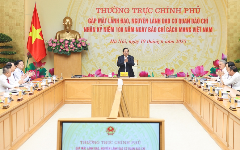 Thủ tướng chủ trì cuộc gặp mặt Thường trực Chính phủ với lãnh đạo, nguyên lãnh đạo các cơ quan báo chí