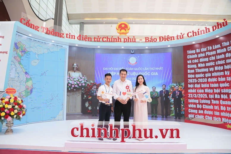 Ấn tượng gian trưng bày Báo Điện tử Chính phủ: Đổi mới, lan tỏa tinh thần kiến tạo- Ảnh 4.
