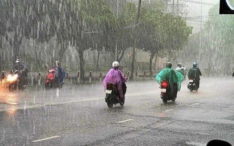 Mưa lớn trút xuống vùng núi Bắc Bộ, nguy cơ lũ quét và sạt lở đất tăng cao