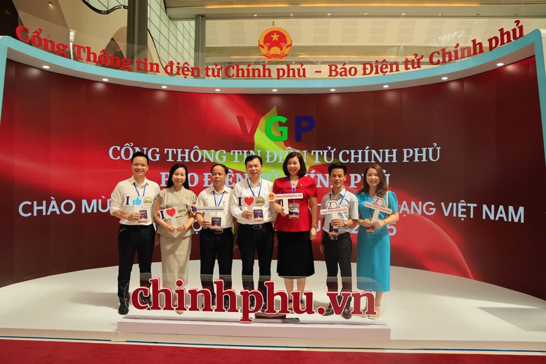 Ấn tượng gian trưng bày Báo Điện tử Chính phủ: Đổi mới, lan tỏa tinh thần kiến tạo- Ảnh 5.