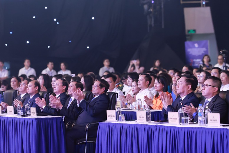 Giải Báo chí Quốc gia lần thứ 19: Nguồn động lực to lớn để báo chí tiếp tục thực hiện sứ mệnh trong kỷ nguyên mới- Ảnh 1.