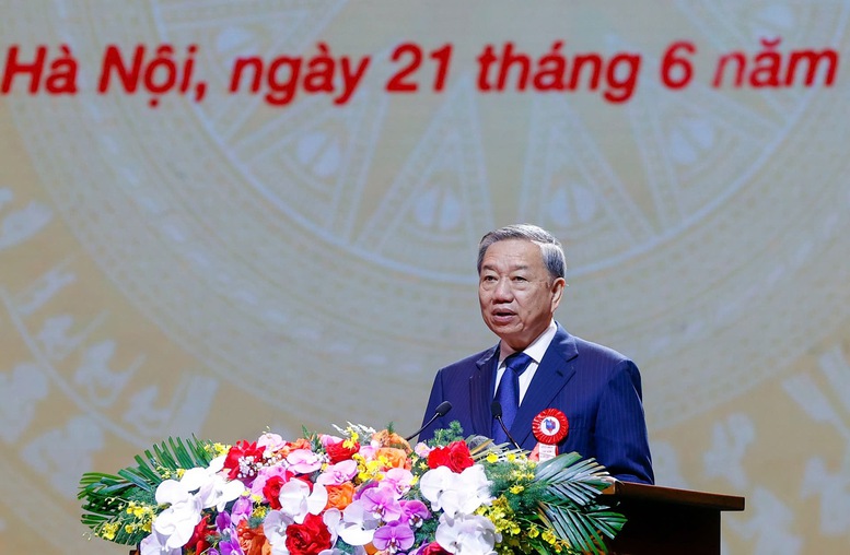 Phát biểu của Tổng Bí thư Tô Lâm tại Lễ Kỷ niệm 100 năm Ngày Báo chí Cách mạng Việt Nam- Ảnh 2.