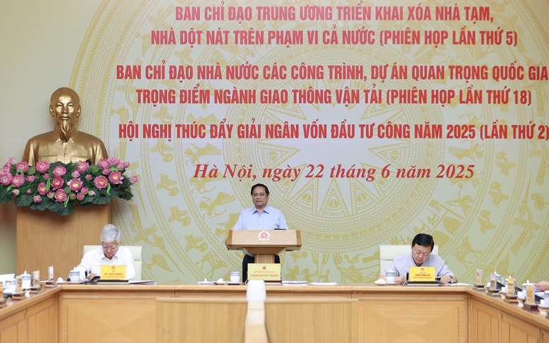 Thủ tướng: Không vì triển khai chính quyền địa phương 2 cấp mà ảnh hưởng tới các công việc