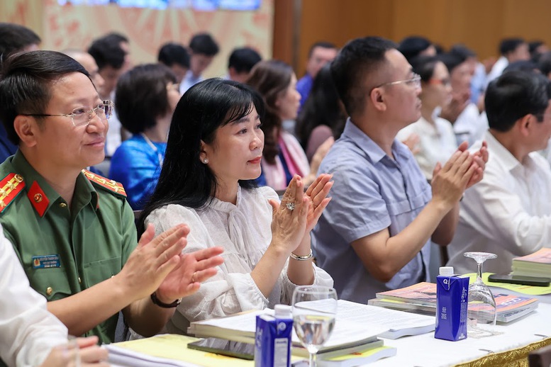 TỔNG THUẬT: Hội nghị toàn quốc tổng kết 02 chương trình mục tiêu quốc gia và 02 phong trào thi đua về xây dựng nông thôn mới và giảm nghèo bền vững- Ảnh 10.