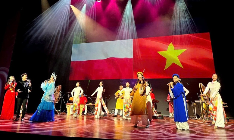 Kỷ niệm 75 năm quan hệ Việt Nam - Ba Lan: ‘Bản hoà âm’ sâu lắng của tình hữu nghị và niềm tự hào- Ảnh 1.