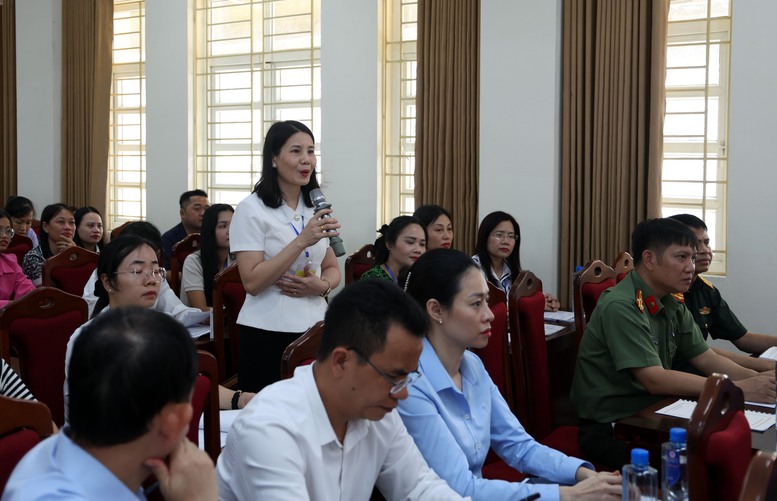 Phó Thủ tướng Lê Thành Long kiểm tra việc chuẩn bị kỳ thi tốt nghiệp tại tỉnh Quảng Ninh- Ảnh 8.