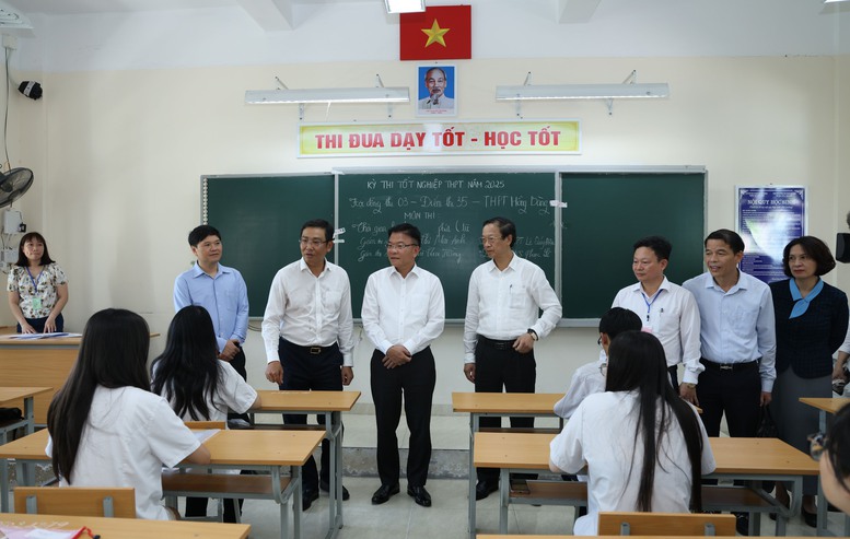 Phó Thủ tướng Lê Thành Long: Không để khoảng trống trách nhiệm trong các khâu tổ chức kỳ thi tốt nghiệp THPT- Ảnh 1.