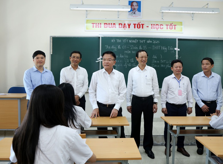 Phó Thủ tướng Lê Thành Long: Không để khoảng trống trách nhiệm trong các khâu tổ chức kỳ thi tốt nghiệp THPT- Ảnh 3.