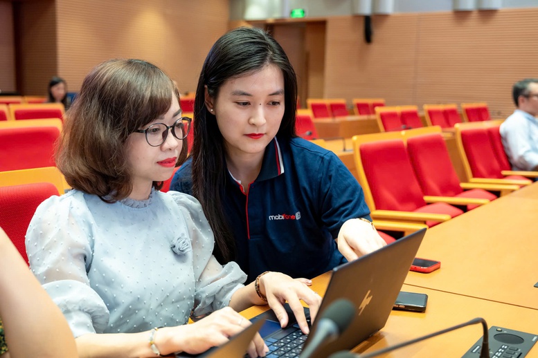 MobiFone phối hợp với Trung tâm Phục vụ hành chính công Hà Nội triển khai tập huấn dịch vụ công trực tuyến theo mô hình chính quyền địa phương 2 cấp- Ảnh 3.