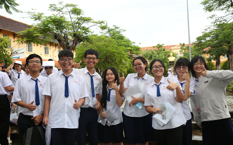 Thí sinh Cần Thơ: Đề thi tốt nghiệp vừa sức, sát thực tế, khơi gợi tình yêu quê hương đất nước