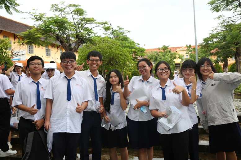 Thí sinh Cần Thơ: Đề thi tốt nghiệp vừa sức, sát thực tế, khơi gợi tình yêu quê hương đất nước- Ảnh 4.