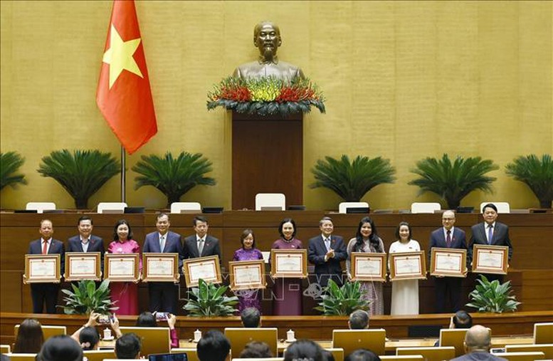 Tổng Bí thư Tô Lâm dự lễ trao Bằng khen của Ủy ban Thường vụ Quốc hội- Ảnh 2.