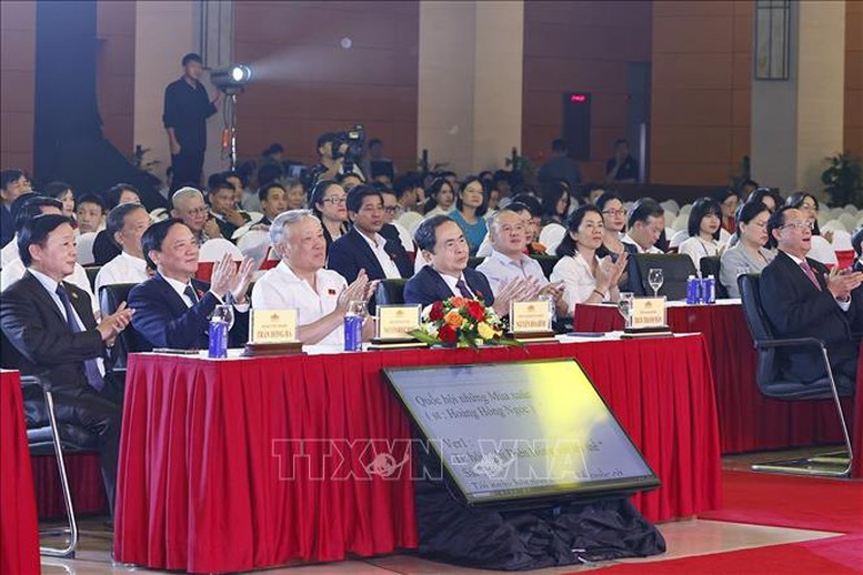 Chủ tịch Quốc hội dự Lễ tổng kết cuộc vận động sáng tác ca khúc về cơ quan dân cử- Ảnh 1.