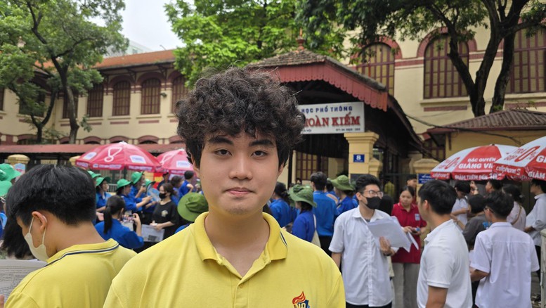 Ngày thi cuối tốt nghiệp THPT: Các môn dễ thở, tiếng Anh gây khó- Ảnh 4.