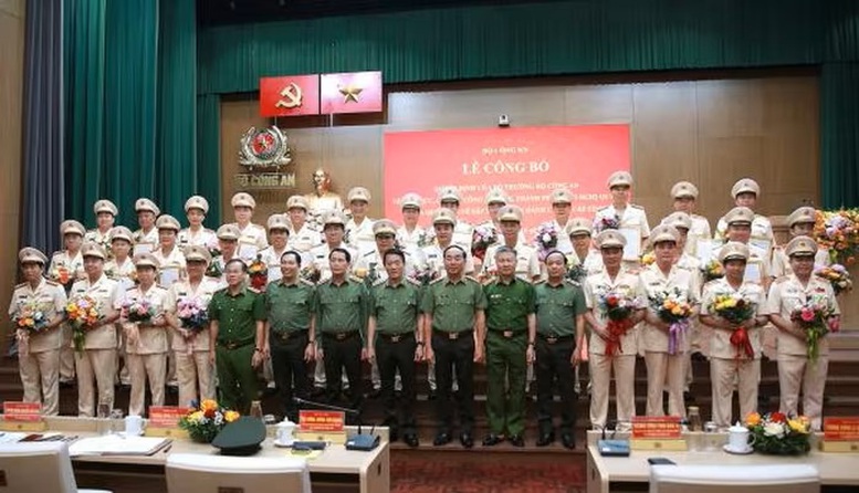 Triển khai Quyết định của Bộ trưởng Bộ Công an về tổ chức, cán bộ Công an tỉnh, thành phố- Ảnh 7.