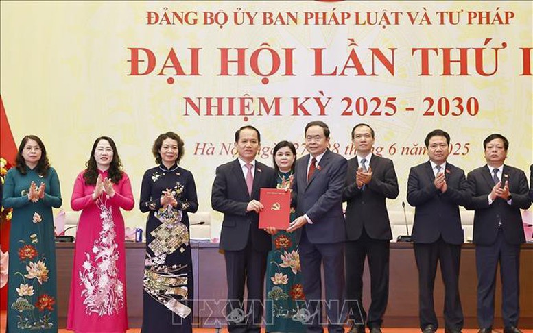 Chủ tịch Quốc hội Trần Thanh Mẫn: Tiếp tục phát huy hiệu quả chủ trương đổi mới tư duy trong xây dựng pháp luật