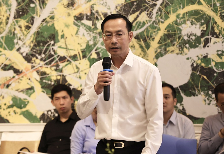 Chủ tịch UBND tỉnh Kiên Giang Nguyễn Thanh Nhàn báo cáo một số công việc tỉnh đã chủ động triển khai nhằm phục vụ APEC 2027 - Ảnh: VGP/Thu Sa